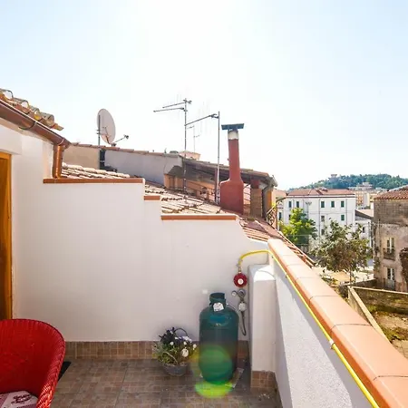 بيت للعطل Casa Marta Iun Q1985 نوورو