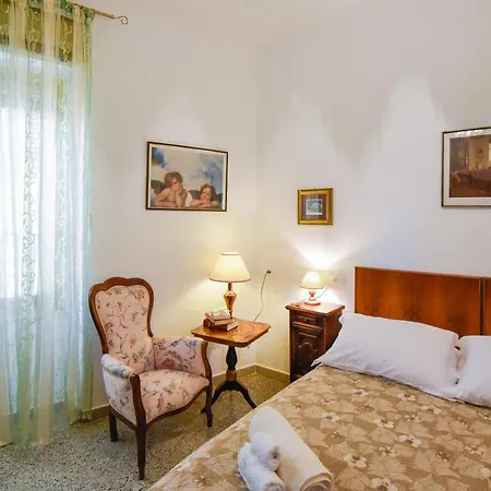 Casa Marta Iun Q1985